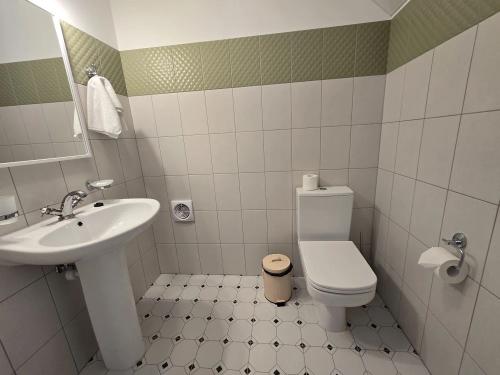 a57b3f85-39d2-4bf6-aa33-2da55a39ed2d